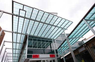 Những ứng dụng tấm lợp lấy sáng Polycarbonate 