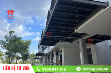 Poly có độc hại không? có thể sử dụng thay kính cường lực trong các công trình dân dụng