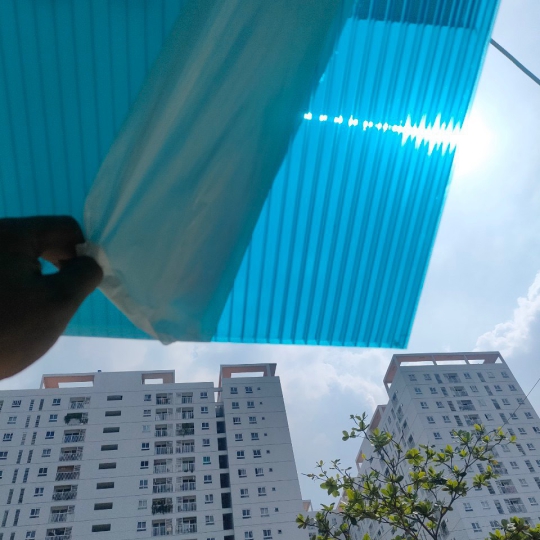 Tấm poly Solar Light rỗng 5mm